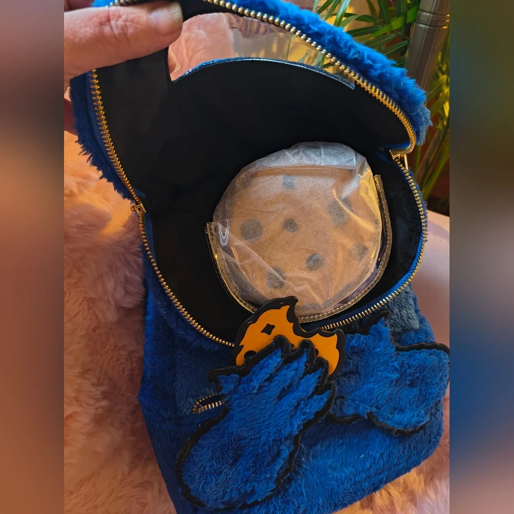 Loungefly Blue Cookie Monster Mimi back Pack Disney